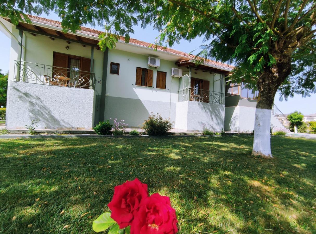 Zisis Garden Studios Ioannina Exterior photo