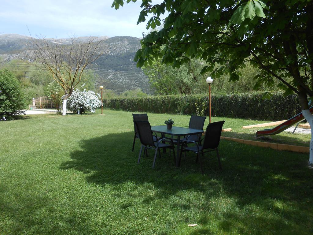 Zisis Garden Studios Ioannina Exterior photo